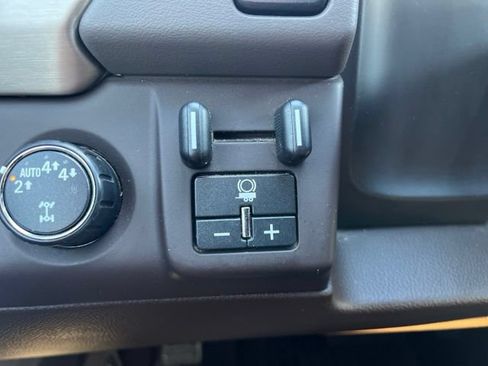 Used 2020 GMC Yukon Denali w/ Denali Premium Package AWD/4WD image 17