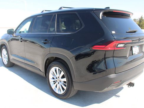 Certified 2025 Toyota Grand Highlander AWD image 6