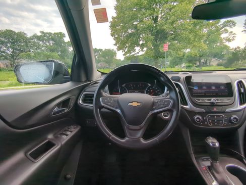 Used 2019 Chevrolet Equinox LT AWD/4WD image 13
