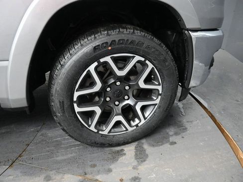 Used 2025 RAM 1500 Laramie image 18