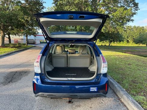 Used 2017 Toyota Prius V Five w/ Advanced Technology Package FWD image 11