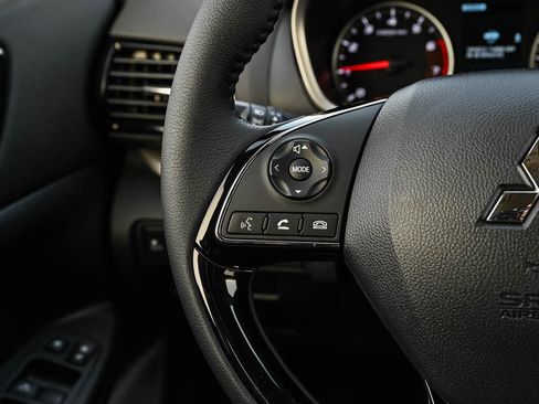 New 2025 Mitsubishi Eclipse Cross SE image 21