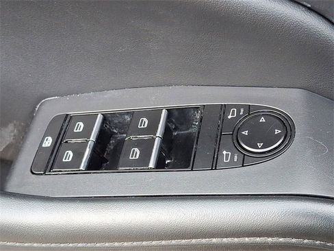 Used 2023 MAZDA MAZDA3 s image 18