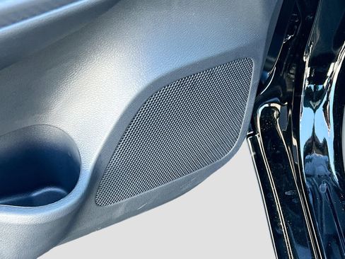 New 2025 Nissan Versa SR w/ Trunk Package image 18