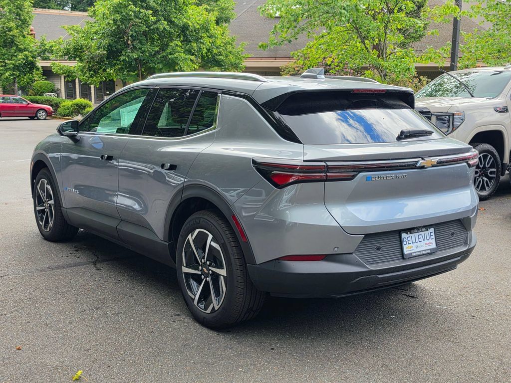 New 2026 Chevrolet Equinox EV LT AWD/4WD image 3