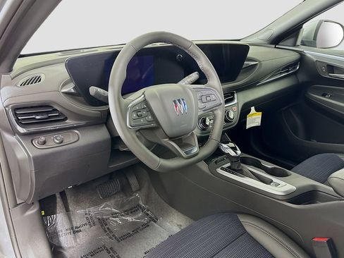 Used 2025 Buick Envista Preferred w/ Convenience I Package image 10