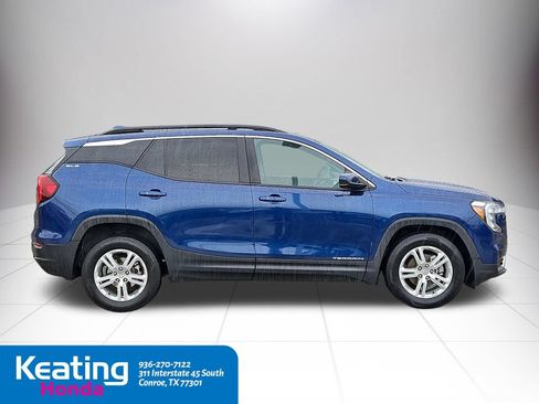 Used 2022 GMC Terrain SLE w/ Driver Convenience Package FWD image 9