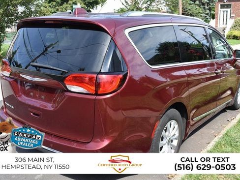 Used 2025 Chrysler Pacifica Select FWD image 5
