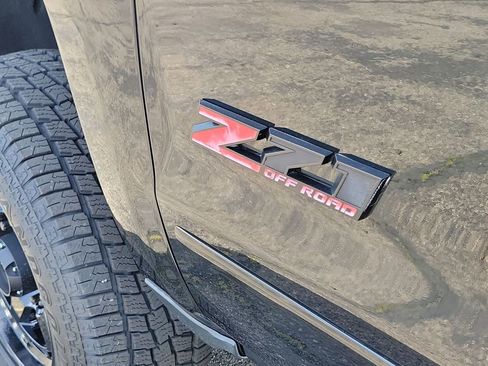 Used 2019 Chevrolet Silverado 2500 LT w/ Midnight Edition image 28