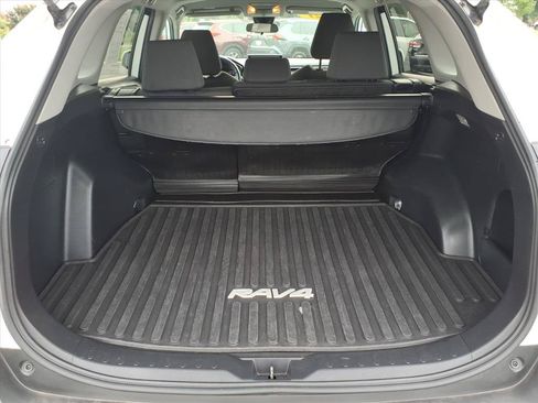 Used 2021 Toyota RAV4 XLE AWD/4WD image 11