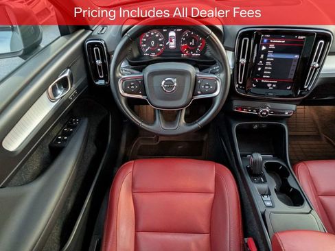 Used 2019 Volvo XC40 T5 Momentum AWD/4WD image 16