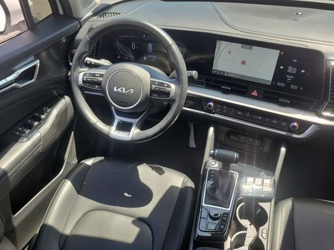 Used 2024 Kia Sportage EX FWD image 9