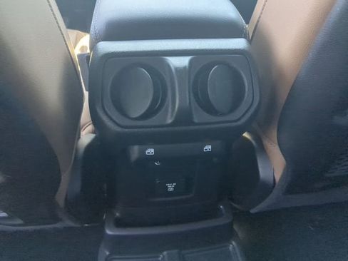 Used 2021 Jeep Wrangler Unlimited Rubicon AWD/4WD image 16