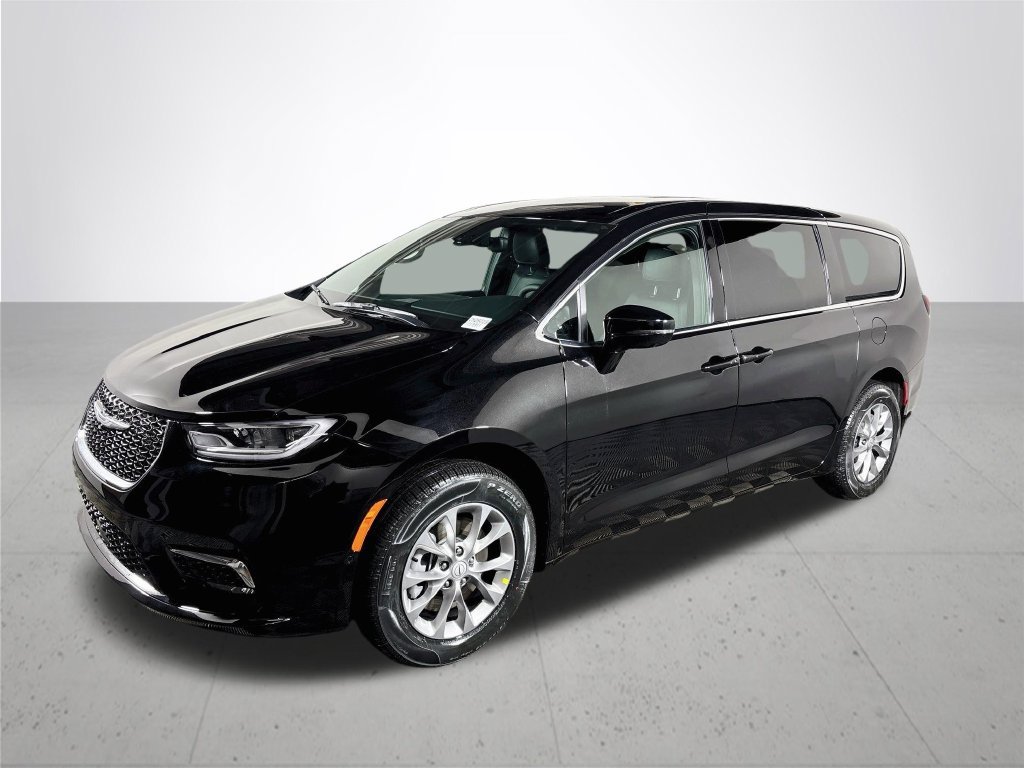 New 2026 Chrysler Pacifica Select AWD/4WD image 2