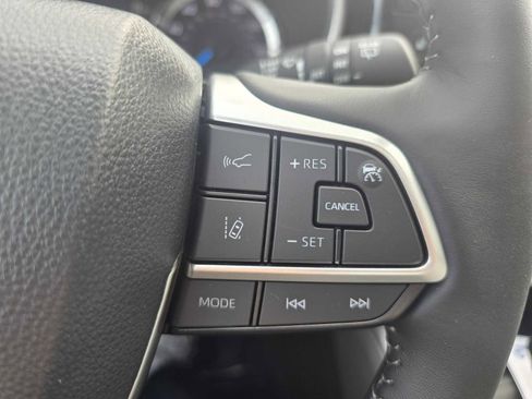 New 2026 Toyota Highlander XLE image 32