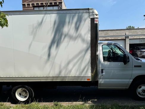 Used 2021 Ford E-350 and Econoline 350 Super Duty w/ Power Windows & Locks Group RWD image 5