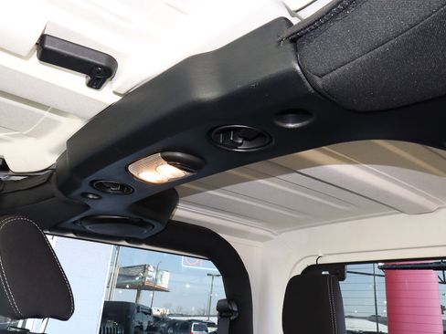 Used 2014 Jeep Wrangler Sahara w/ Connectivity Group image 27