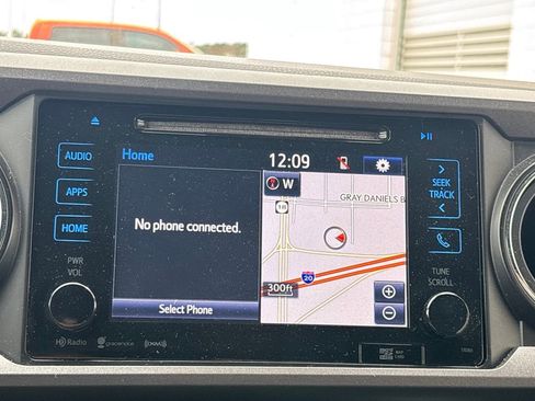 Used 2019 Toyota Tacoma 4x4 Double Cab image 10