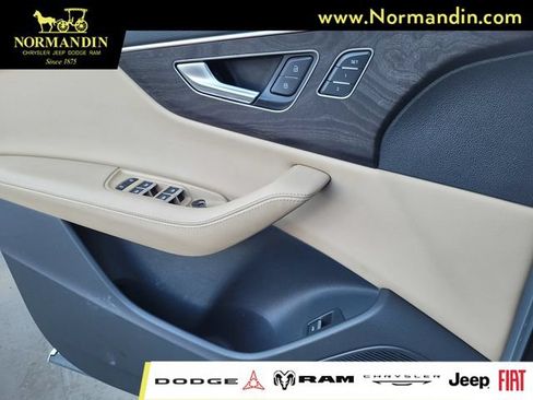 Used 2023 Audi Q8 Premium Plus w/ Premium Plus Package AWD/4WD image 14