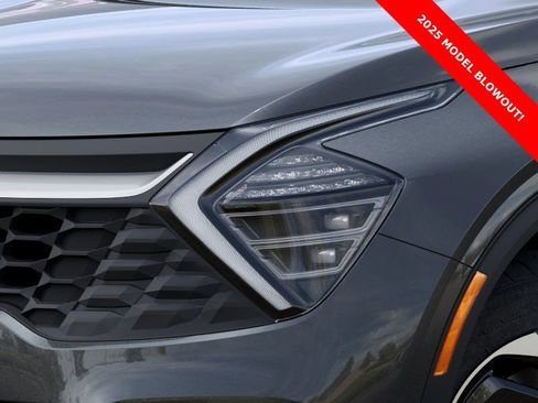 New 2025 Kia Sportage LX AWD/4WD image 10
