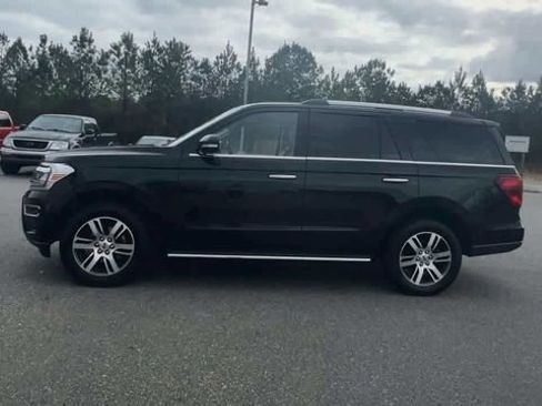 Used 2023 Ford Expedition Limited image 13
