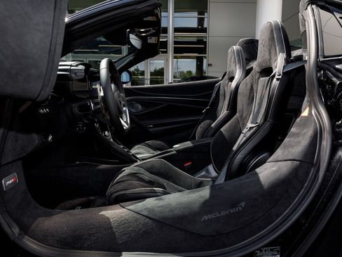 New 2026 McLaren 750S Spider RWD image 48