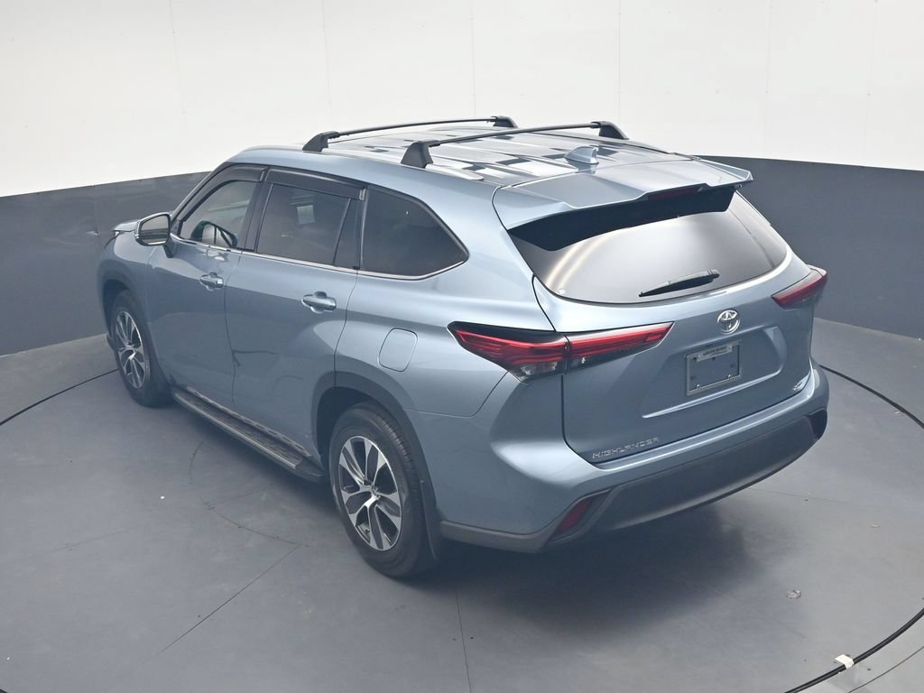 Used 2022 Toyota Highlander XLE FWD image 26