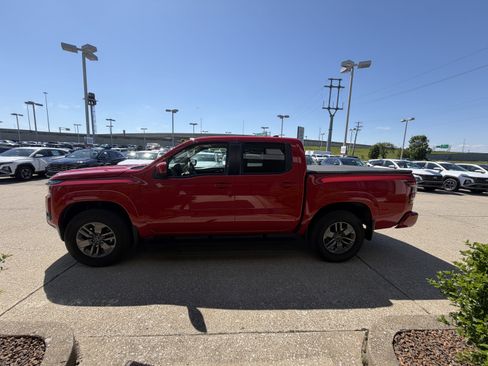 Used 2025 Nissan Frontier SV w/ SV Convenience Package AWD/4WD image 14