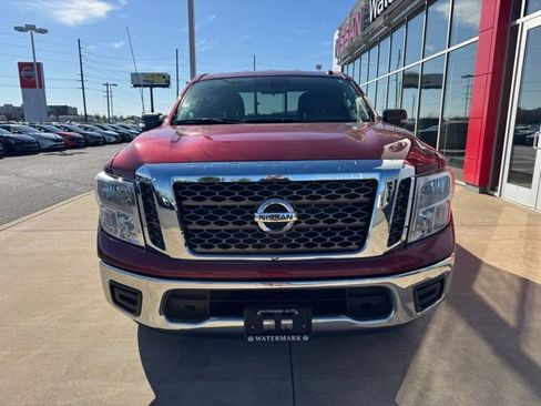 Used 2018 Nissan Titan SV image 8