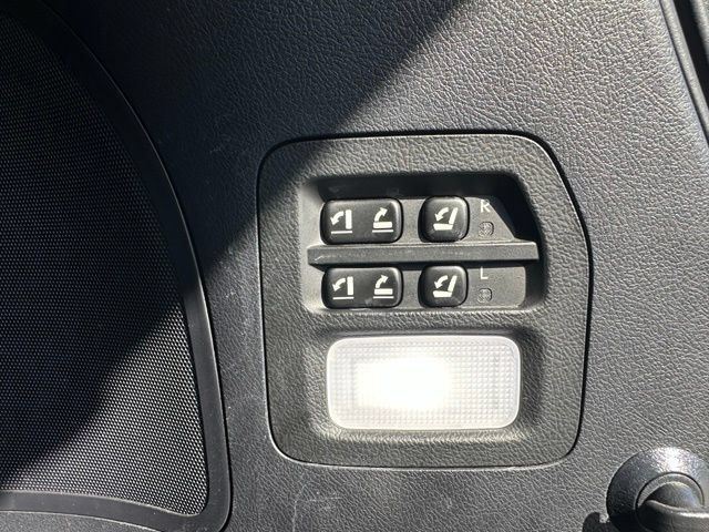 Used 2017 Lexus LX 570 4WD w/ Luxury Package image 34