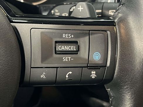 Used 2023 Nissan Pathfinder SL w/ Black Appearance Package AWD/4WD image 23