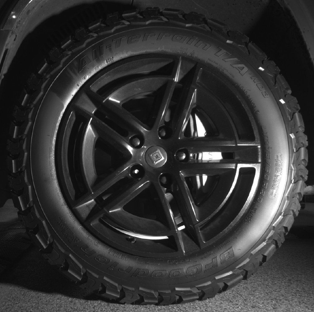 Used 2025 Rivian R1S Adventure Dual AWD/4WD image 10