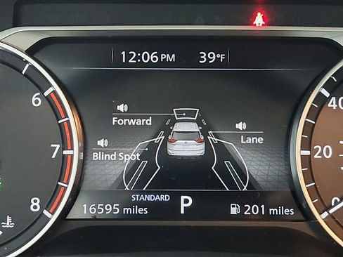Used 2025 Nissan Rogue SV w/ SV Premium Package FWD image 22