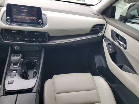 Certified 2021 Nissan Rogue SV w/ Premium Package FWD image 30