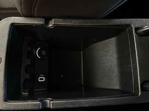 Used 2017 Jeep Cherokee Sport image 34