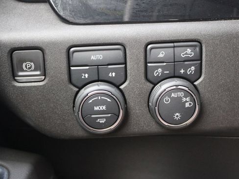 Used 2022 Chevrolet Silverado 1500 LT w/ Safety Package AWD/4WD image 44