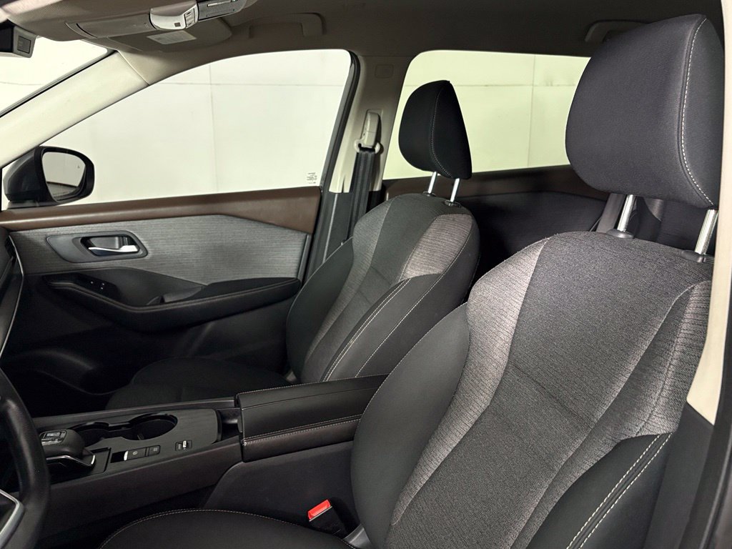 Used 2022 Nissan Rogue SV FWD image 18