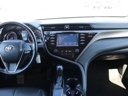 Used 2019 Toyota Camry SE FWD image 13