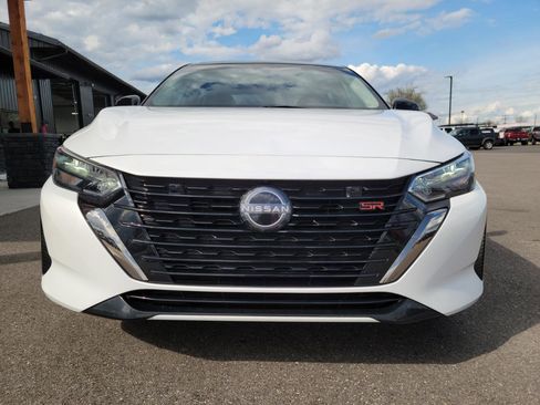 Used 2024 Nissan Sentra SR w/ SR Premium Package image 2