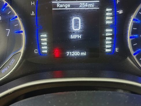 Used 2019 Chrysler Pacifica Touring-L FWD image 33