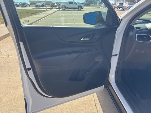 Used 2020 Chevrolet Equinox LT image 11