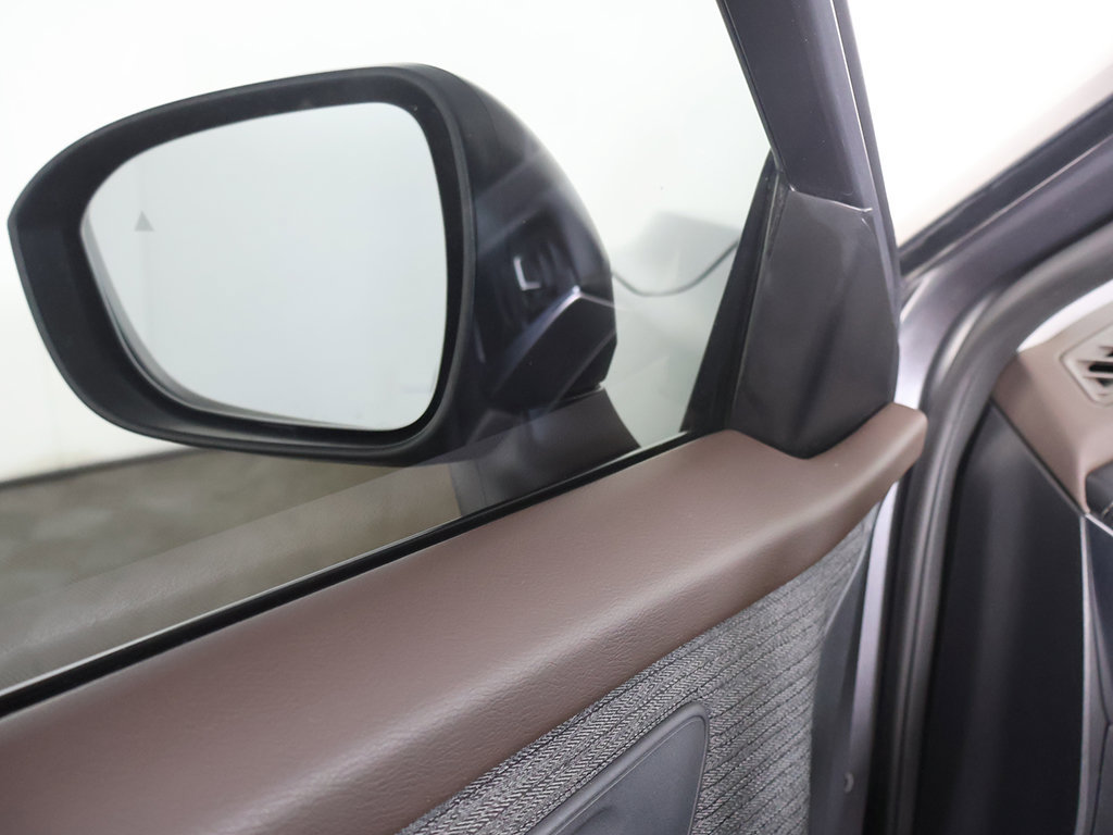 Used 2021 Nissan Rogue S AWD/4WD image 33