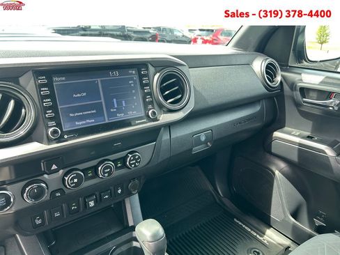 Certified 2020 Toyota Tacoma TRD Sport w/ Technology Package AWD/4WD image 17