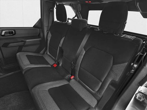 Used 2023 Ford Bronco Big Bend w/ Sasquatch Package AWD/4WD image 9