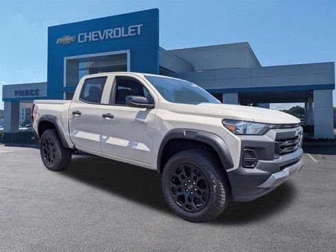 New 2026 Chevrolet Colorado Trail Boss AWD/4WD image 2