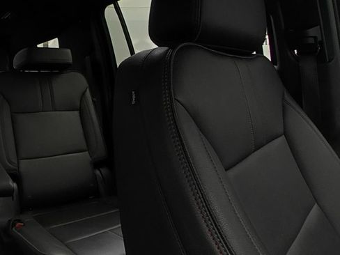 Used 2024 Chevrolet Suburban RST w/ Luxury Package RWD image 11