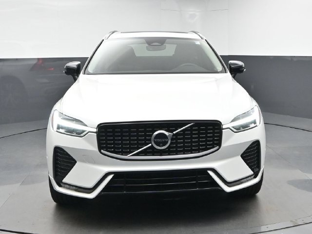 Used 2024 Volvo XC60 B5 Plus w/ Protection Package Premier AWD/4WD image 2