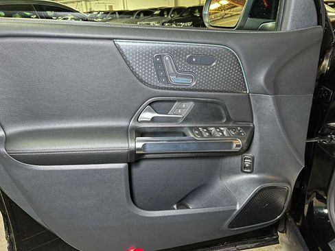 Used 2025 Mercedes-Benz GLB 250 4MATIC image 20
