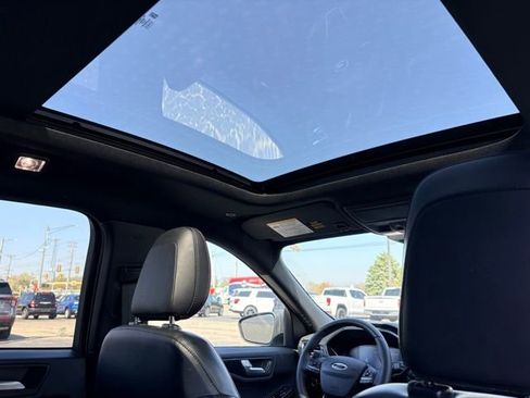 Used 2024 Ford Escape ST-Line w/ Tech Pack #1 AWD/4WD image 10