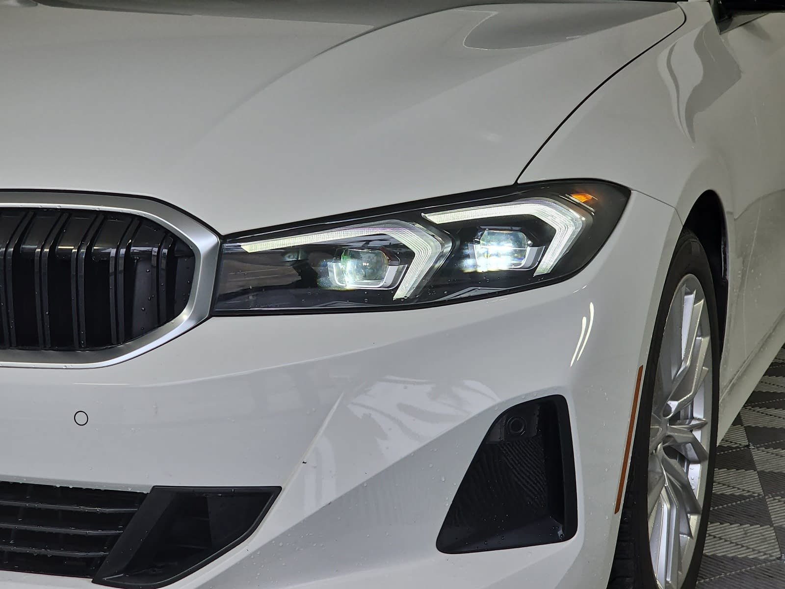 Used 2024 BMW 330i Sedan w/ Convenience Package RWD image 30